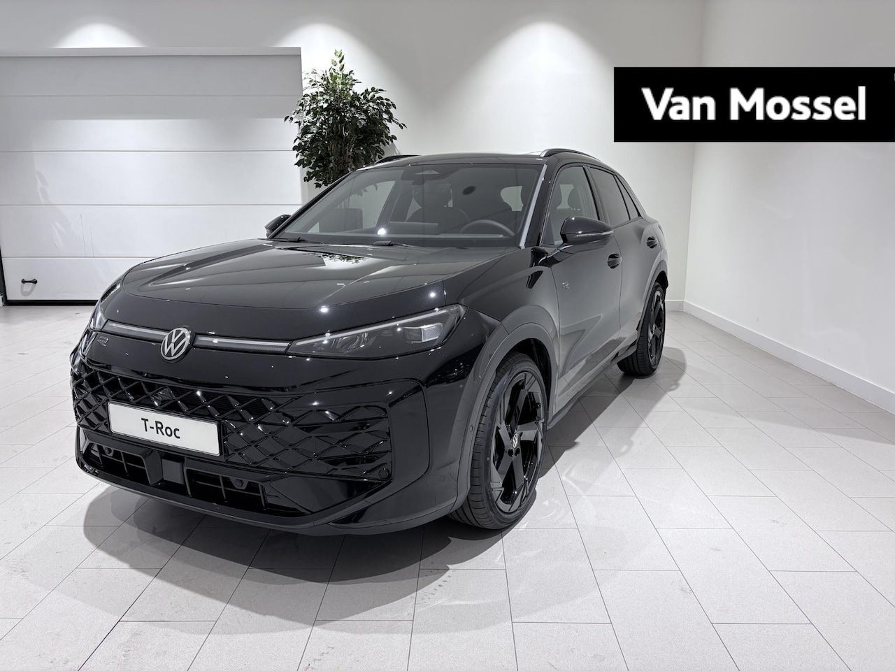 Volkswagen T-Roc - 1.5 eTsi R-Line First Edition 150 PK Automaat | Black Style | Trekhaak | 20" Lichtmetalen - AutoWereld.nl