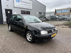 Volkswagen Golf - 1.9 SDI Trendline