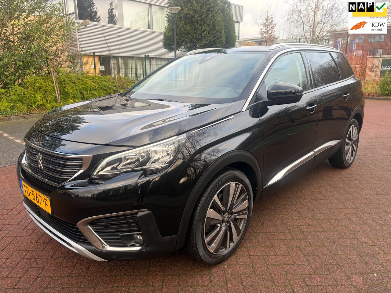 Peugeot 5008 - 1.2 PureTech Allure / Pano'dak / 7-pers / Trekhaak / Carplay - AutoWereld.nl