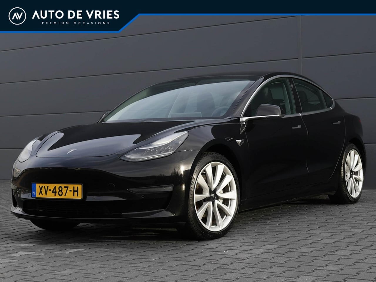 Tesla Model 3 - Long Range RWD Long Range AWD 75 kWh | SOH 85% | Zwart Leder | Panoramadak | 19 inch LMV - AutoWereld.nl