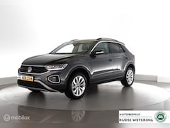 Volkswagen T-Roc - 1.5 TSI 150pk Automaat Business led|nav|cam|dab|tel|acc|lmv17