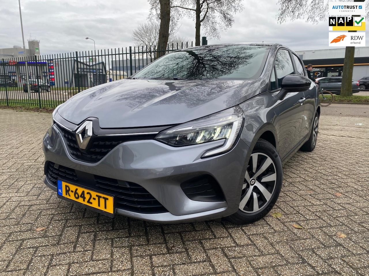 Renault Clio - 1.0 TCe 90 Equilibre Cruise Navi Pdc CarPlay - AutoWereld.nl