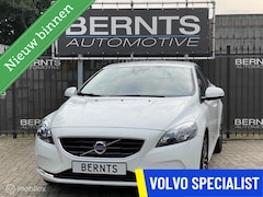 Volvo V40 - 2.0 T2|Navigatie|Parkeersensoren|Digitaal Instrumentenpaneel