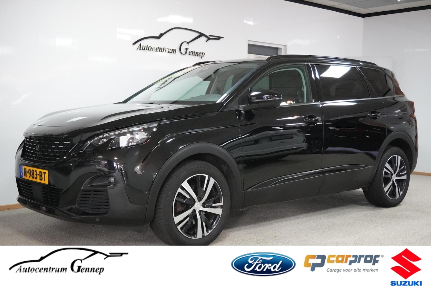 Peugeot 5008 - 1.2 PureTech GT-Line black | 7 persoons | - AutoWereld.nl