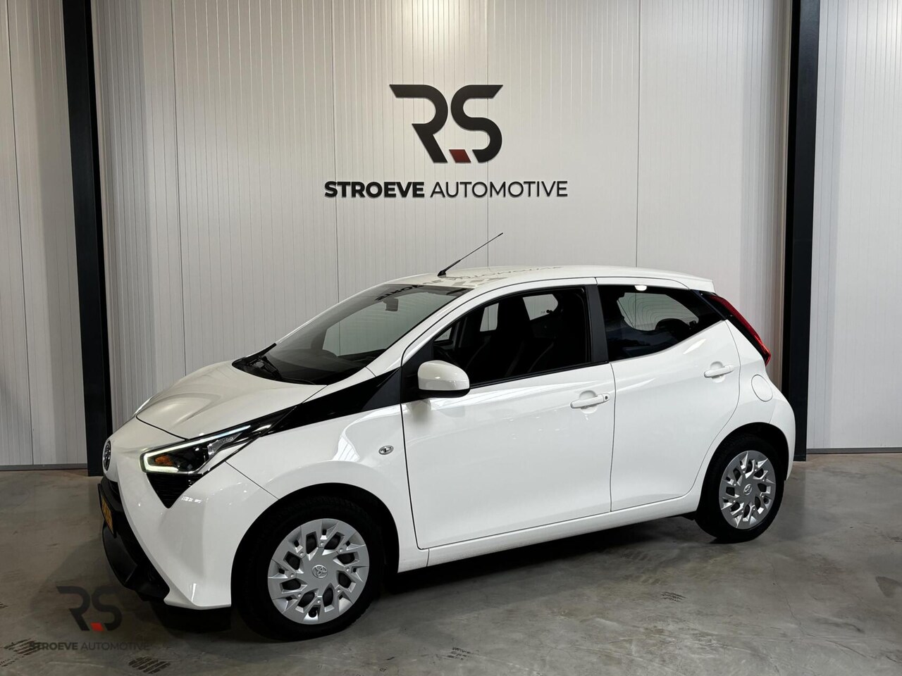Toyota Aygo - 1.0 VVT-i 72 pk X-Play | Airco | Camera | Cruise | CarPlay | Org NLD | - AutoWereld.nl