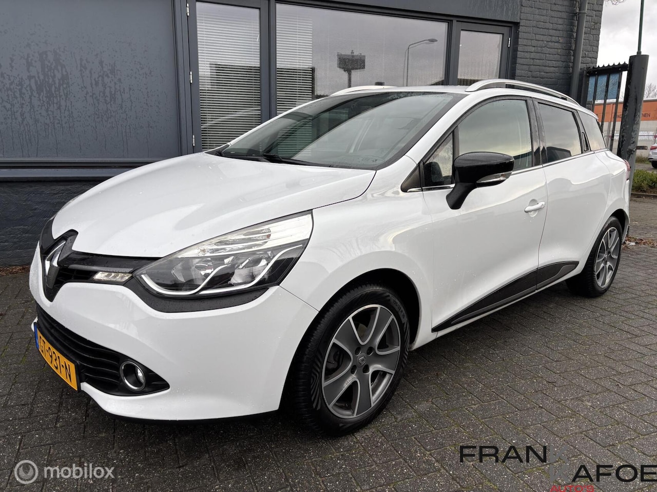 Renault Clio Estate - 0.9 TCe Night&Day Airco Navi Bl.tooth LMV PDC Privacy glas - AutoWereld.nl