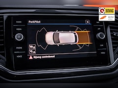 Volkswagen T-Roc - 2.0 TSI 4Motion*PANO*VIRTUAL*19''LM*LEDER