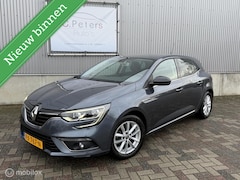 Renault Mégane - 1.2 TCe Limited 2017 / Navigatie / Keyless / Trekhaak / Dealeronderhouden / 1e eigenaar NA