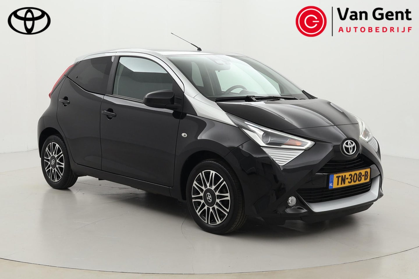 Toyota Aygo - 1.0 VVT-i x-clusiv | Apple Carplay / Android Auto | Clima | Camera | 15 inch | Rijstrookse - AutoWereld.nl