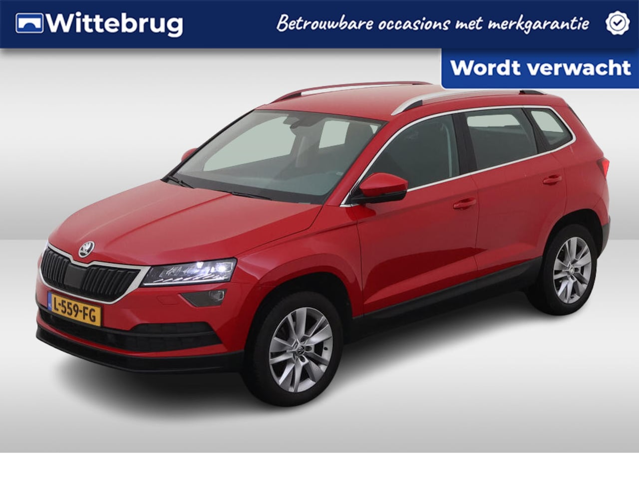 Skoda Karoq - 1.5 TSI 150pk DSG ACT Business Edition Plus / Zwenkbare trekhaak / Navigatie / Camera / 17 - AutoWereld.nl