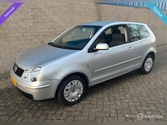 Volkswagen Polo - 1.4-16V AUTOMAAT|NW D-Riem|Trekhaak|Cruise| Elek Pakket| Centrale Deur
