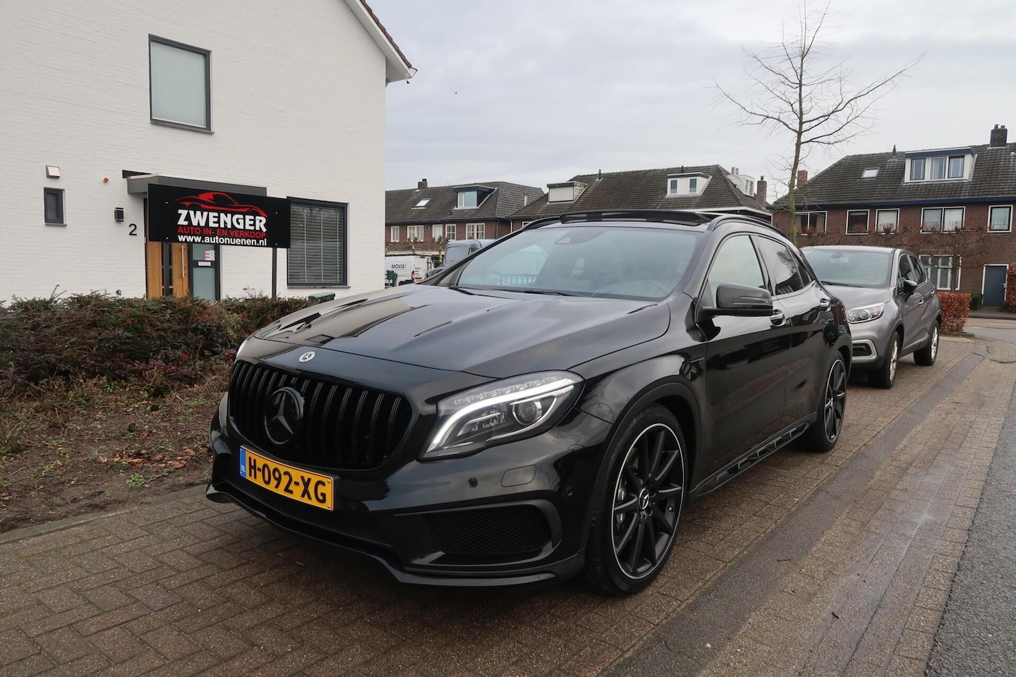 Mercedes-Benz GLA-Klasse - AMG 45 4MATIC 415PK PANORAMADAK|MEMORY|KEYLESS|CAMERA|CARPLAY|ZEER GOED ONDERHOUDEN - AutoWereld.nl