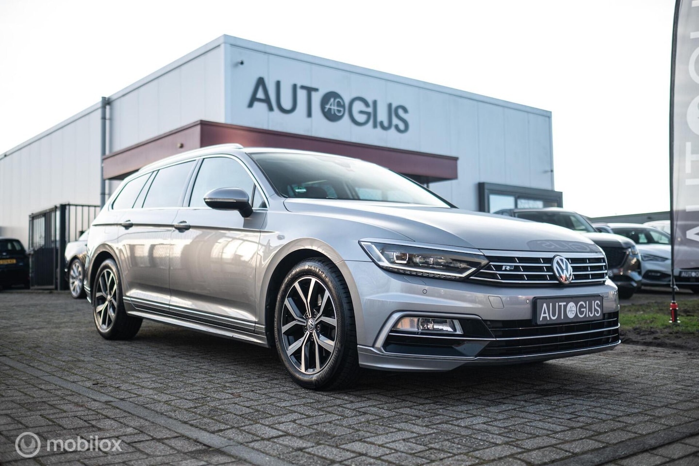 Volkswagen Passat Variant - 1.4 TSI ACT Highline Business R | VC | ACC | Camera | Alcantara | Trekhaak | Dealer onderh - AutoWereld.nl