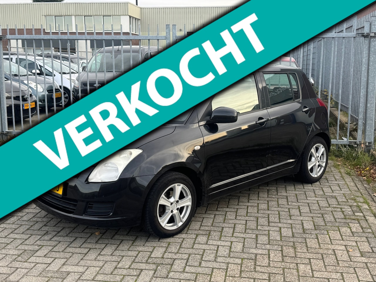 Suzuki Swift - 1.3 Comfort 5 deurs 93PK! Vol LEER l Airco l 16' LM velgen l afneem trekhaak l Elek pakket - AutoWereld.nl