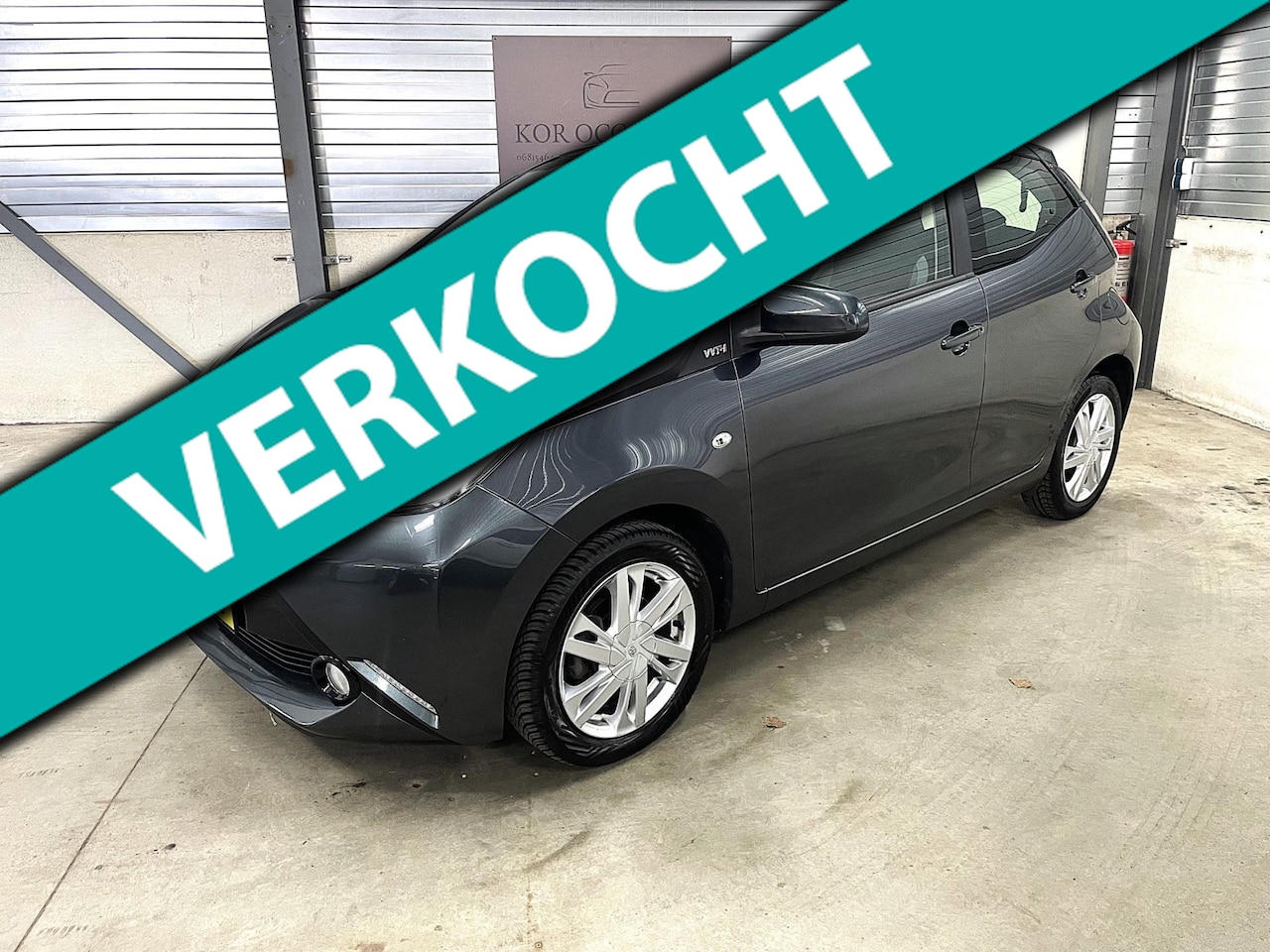 Toyota Aygo - 1.0 VVT-i x-cite airco navischerm cruise control - AutoWereld.nl