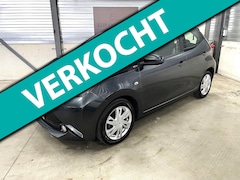 Toyota Aygo - 1.0 VVT-i x-cite airco navischerm cruise control