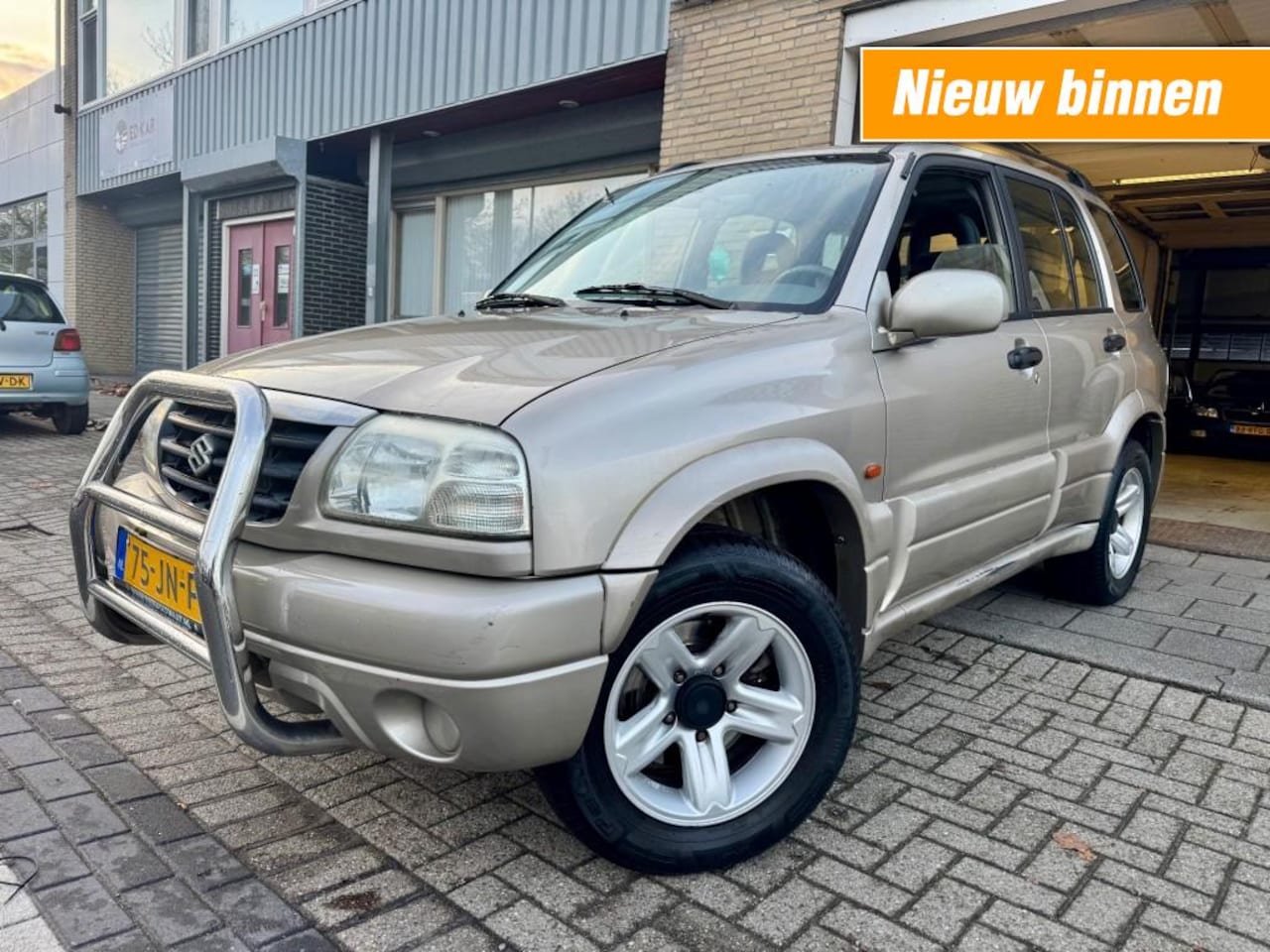Suzuki Grand Vitara - 2.0 4WD AIRCO LEER RIJDT GOED NAP APK 12-2026 TREKHAAK - AutoWereld.nl