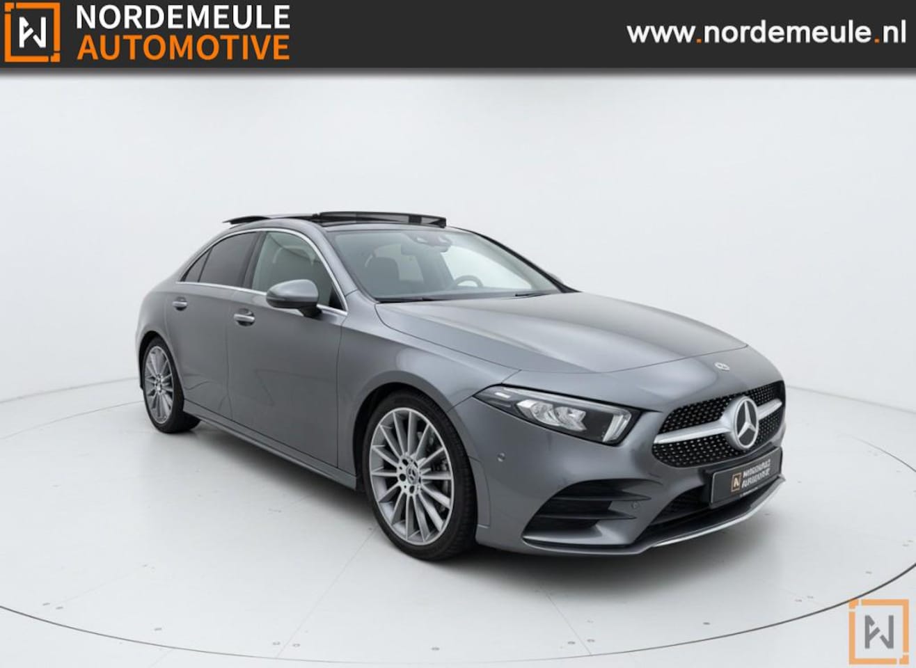 Mercedes-Benz A-klasse - 180 D L. Ed. Premium +  AMG Line, Xenon, Pano, Sfeer - AutoWereld.nl
