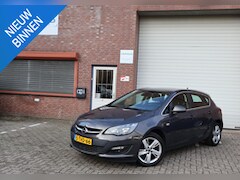 Opel Astra - 1.4 Business + 2e eigenaar NAP Leder Navi Cruise APK Airco