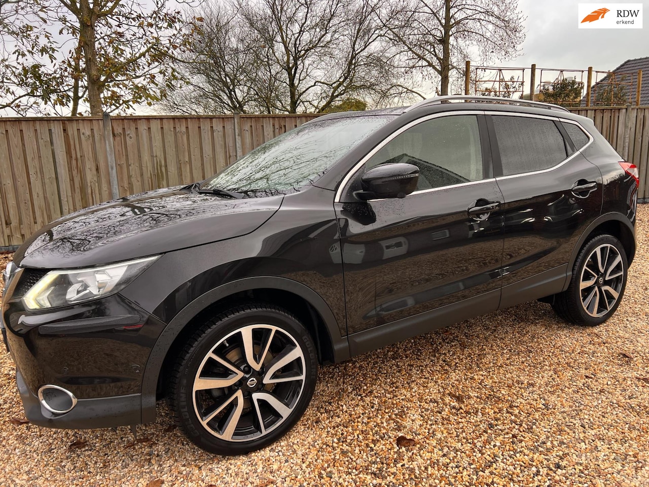 Nissan Qashqai - 1.2 Tekna Navigatie & Camera & Panorama & Leder - AutoWereld.nl