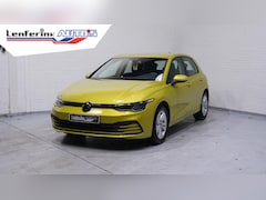 Volkswagen Golf - 1.5 eTSI Life Business Stoel-en stuurverwarming Memory Apple Carplay PDC v+a