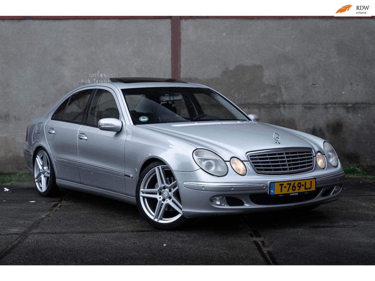 Mercedes-Benz E-klasse - E320 AUT AMG Sedan Full Option ! - AutoWereld.nl
