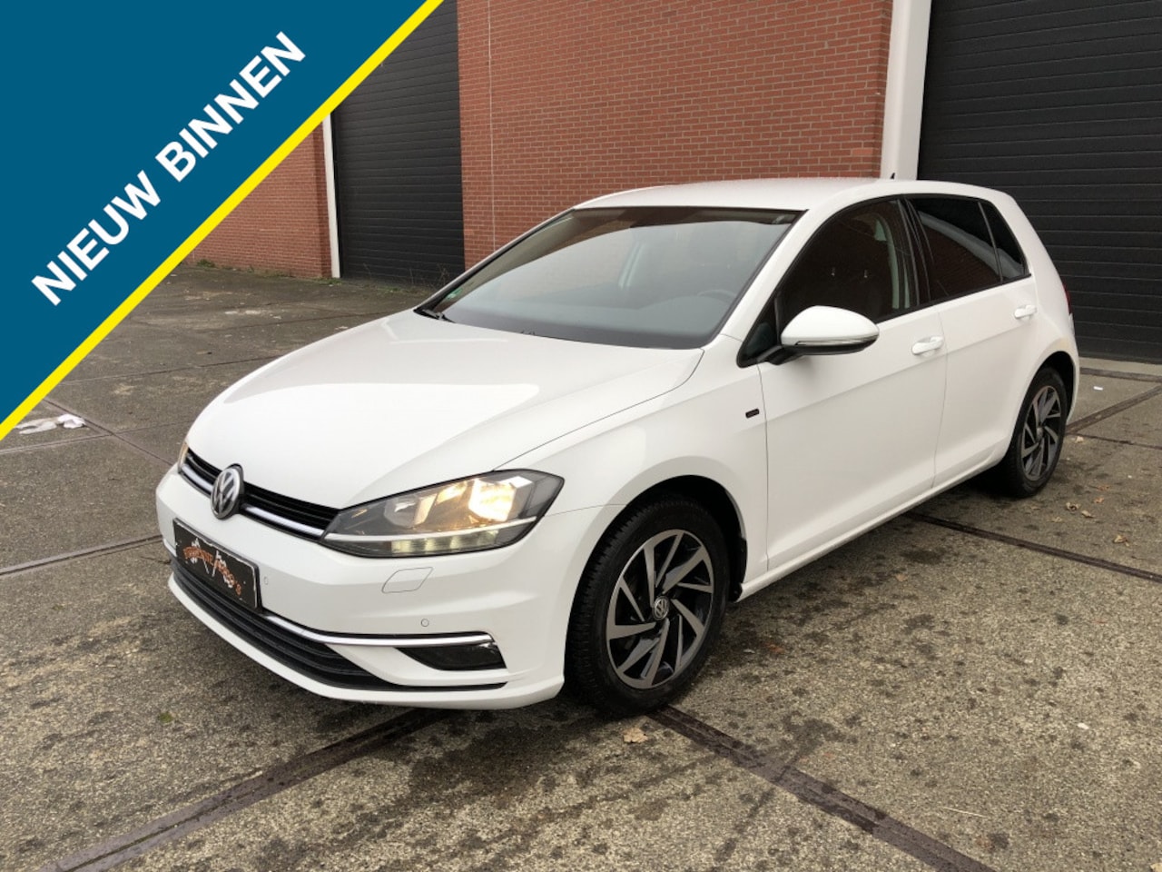 Volkswagen Golf - 1.0 TSI Highline 1.0 TSI Highline - AutoWereld.nl