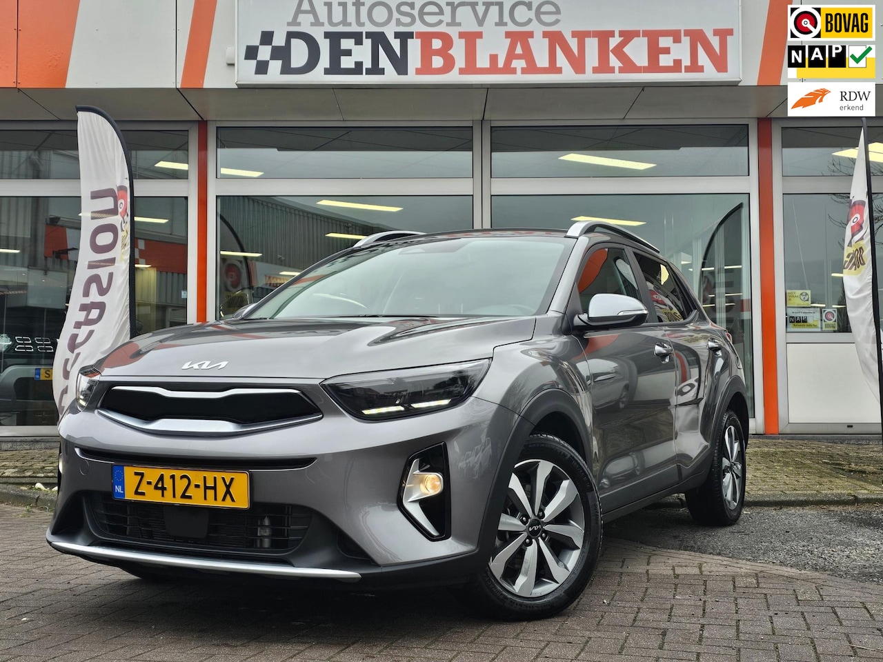 Kia Stonic - 1.0 T-GDi MHEV DynamicPlusLine BJ.2024 / Navigatie / Climate Control / Camera / Trekhaak ! - AutoWereld.nl