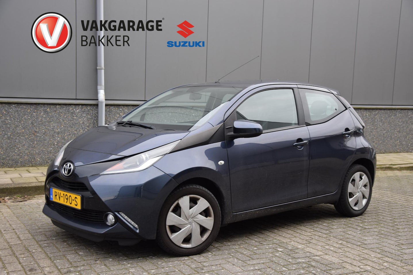 Toyota Aygo - 1.0 VVT-i x-play | Cruise control | Volledig onderhouden | Bluetooth | - AutoWereld.nl