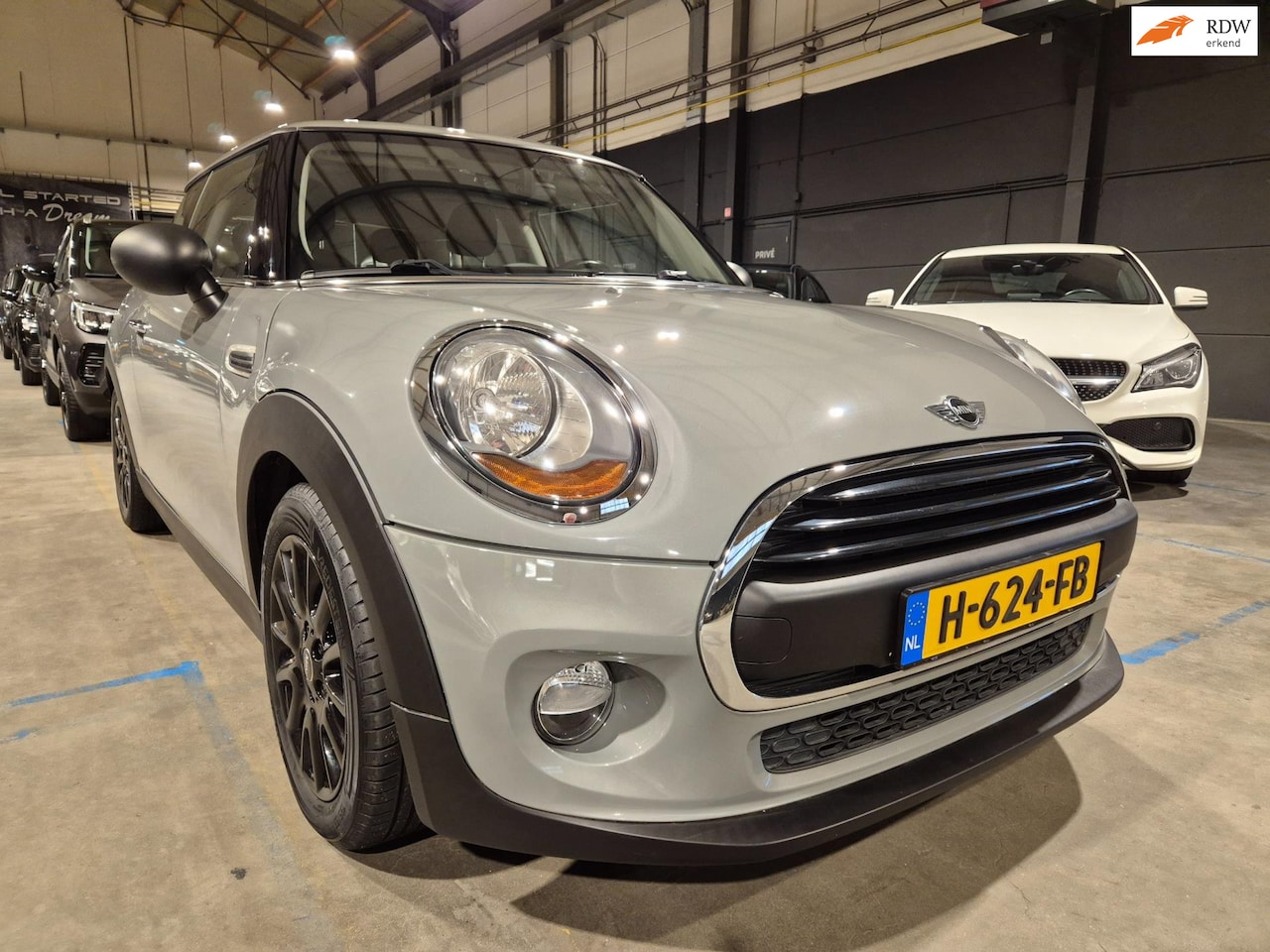 MINI One - Mini 1.2 Chili - Airco - Stoelverwarming - 52 dkm - Rijklaar - AutoWereld.nl
