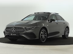 Mercedes-Benz A-klasse - 250 e Business Solution AMG | AMG Line Plus pakket | Trekhaak | Nightpakket | 360°-camera