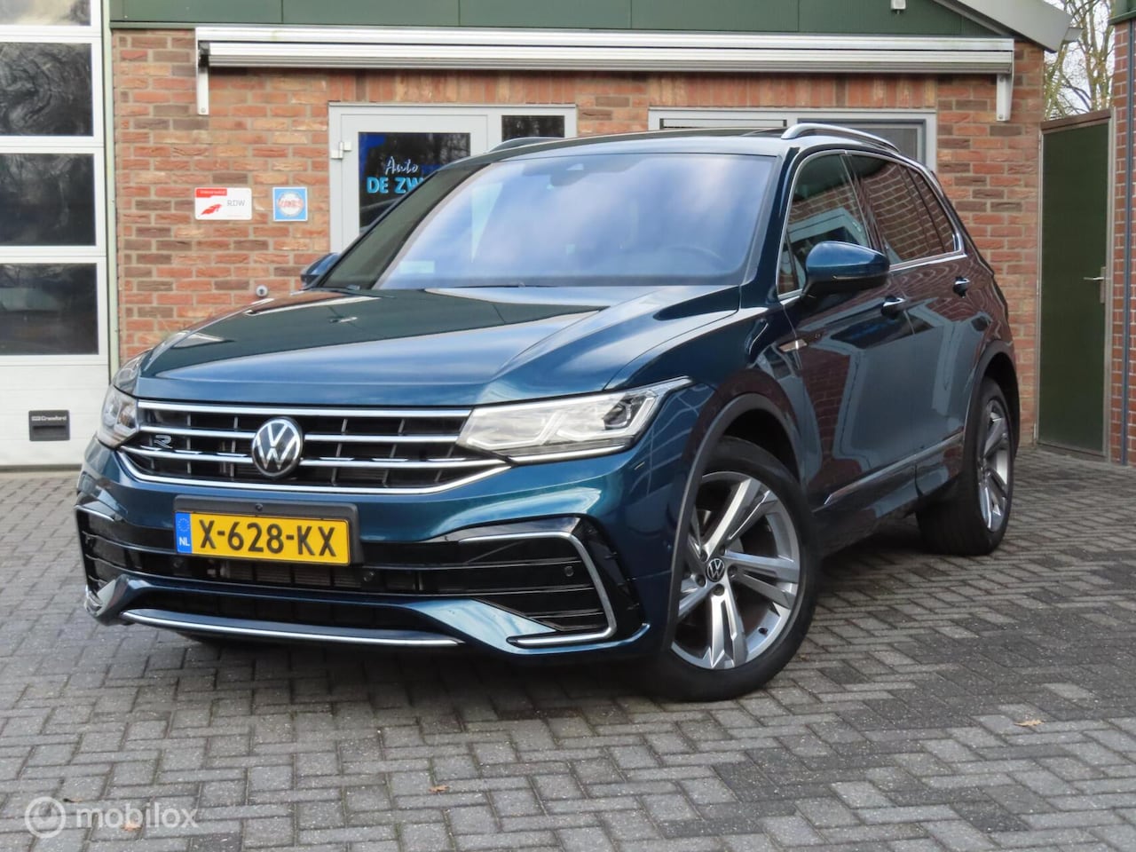 Volkswagen Tiguan - 1.5 TSI R-Line Business|360 camera|QI-Light|Pano|Nwprijs €55.000! - AutoWereld.nl
