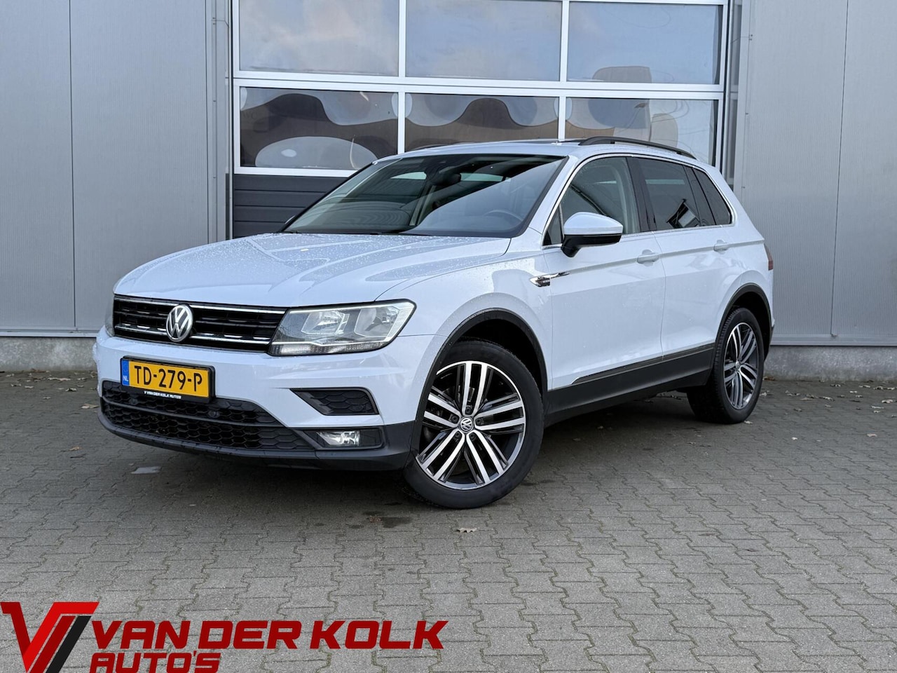 Volkswagen Tiguan - 1.4 TSI 4Motion Comfortline Automaat | Panorama | CarPlay | Adaptive Cruise | Navigatie | - AutoWereld.nl