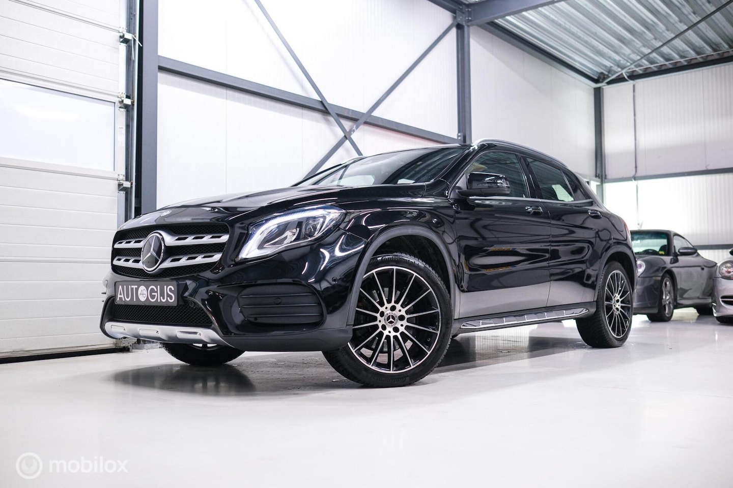 Mercedes-Benz GLA-Klasse - 250 4Matic Premium Plus AMG | Panorama | Adaptive cruise | Camera | All Seasons | Trekhaak - AutoWereld.nl