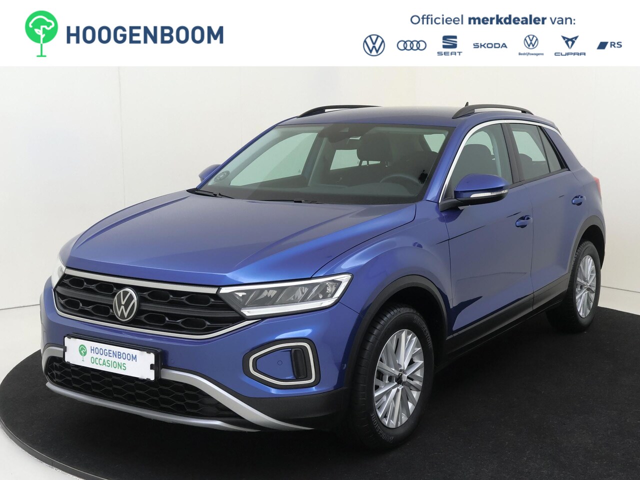 Volkswagen T-Roc - 1.5 TSI Life | Parkeerassistent | Stoel- en stuurwielverwarming | CarPlay | Adaptieve crui - AutoWereld.nl