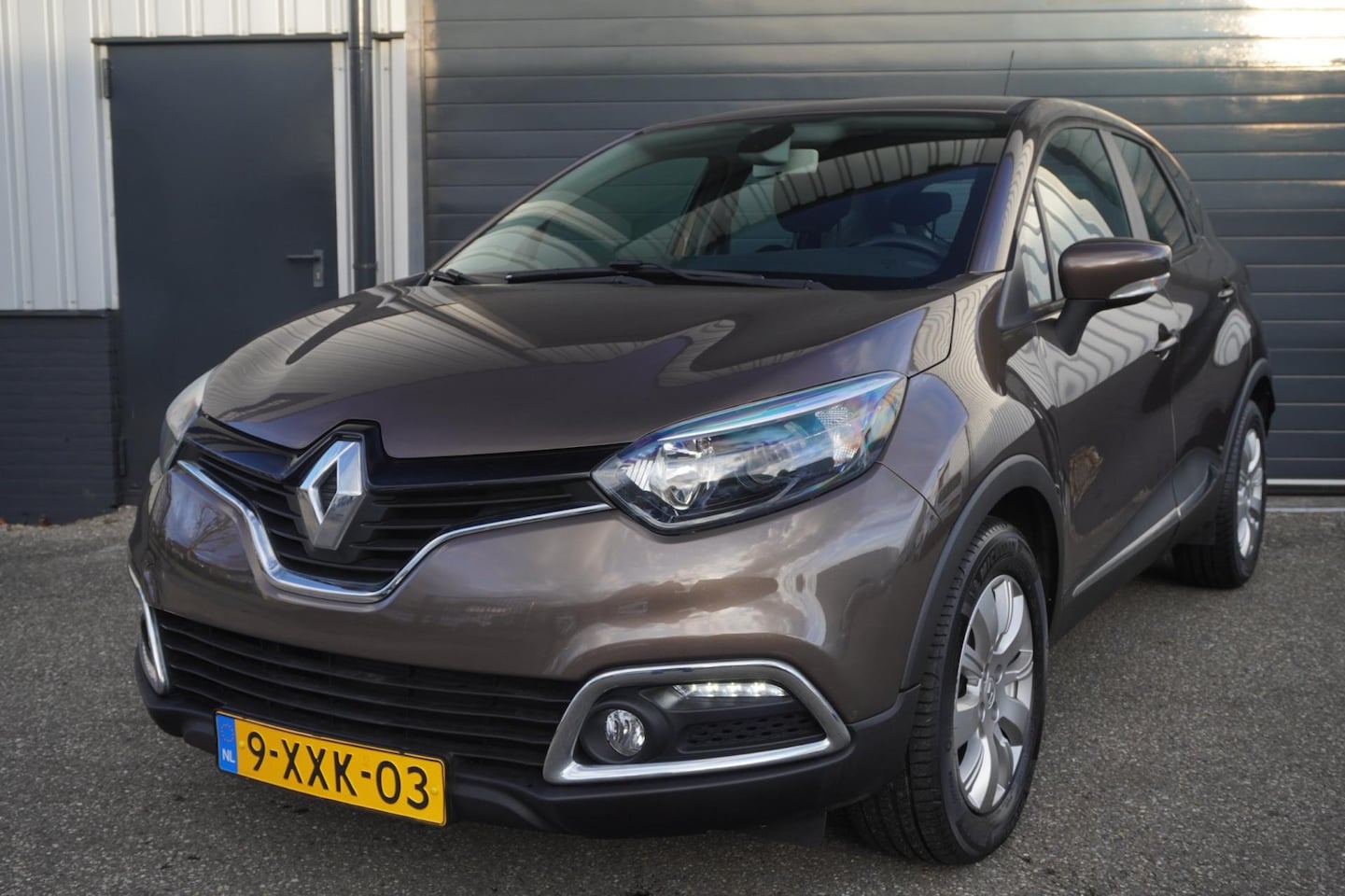 Renault Captur - 0.9 TCe Dynamique | Navigatie | Climat Control | Parkeersensoren - AutoWereld.nl
