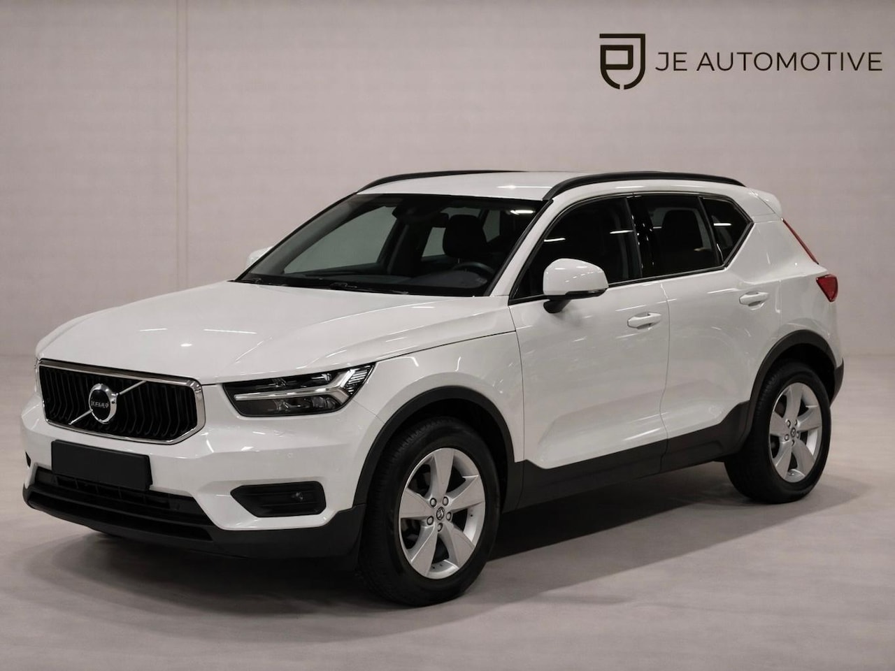 Volvo XC40 - 1.5 T3 Momentum 1.5 T3 163PK Momentum, Navi, Cruise, PDC, Clima, Voll Led, Bluetooth/Tel, Volledig Onderho - AutoWereld.nl