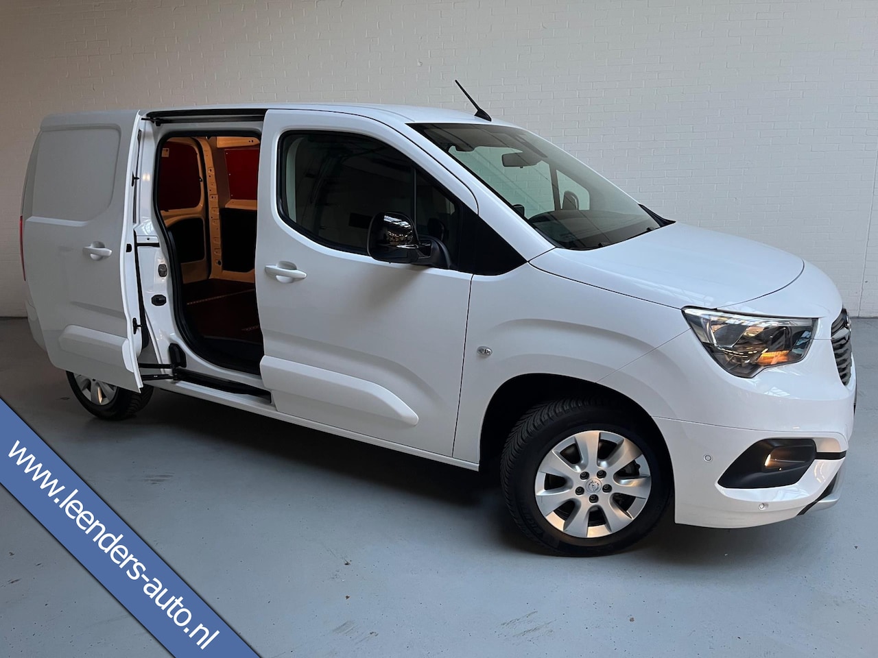 Opel Combo - Automaat-8 130pk 1.5D euro6 L2H1 Edition, Airco, Camera, Navigatie, Keyless, RIJKLAARPRIJS - AutoWereld.nl