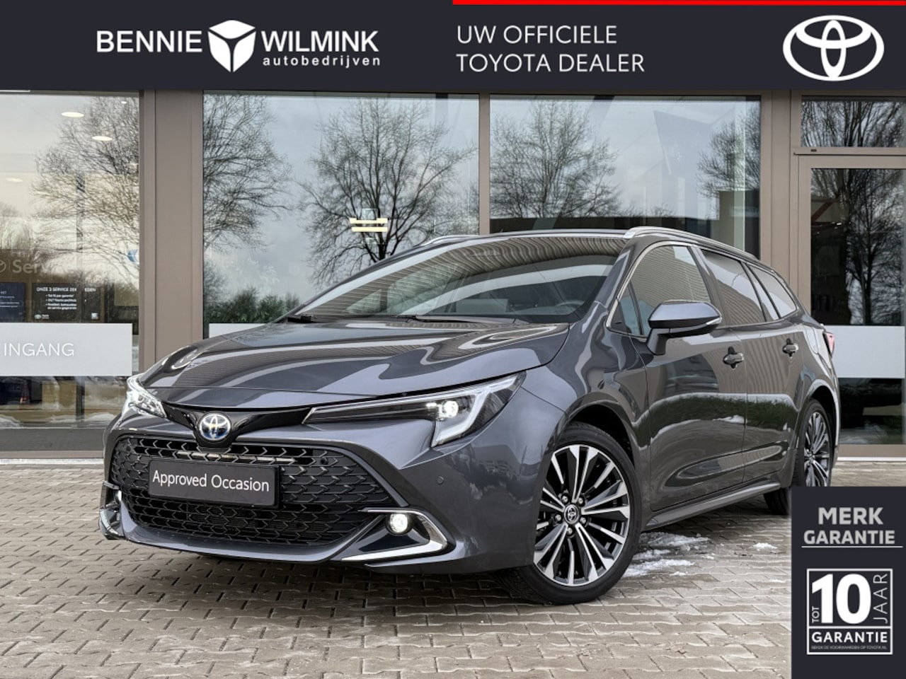 Toyota Corolla Touring Sports - 1.8 Hybrid First Edition | Trekhaak - AutoWereld.nl