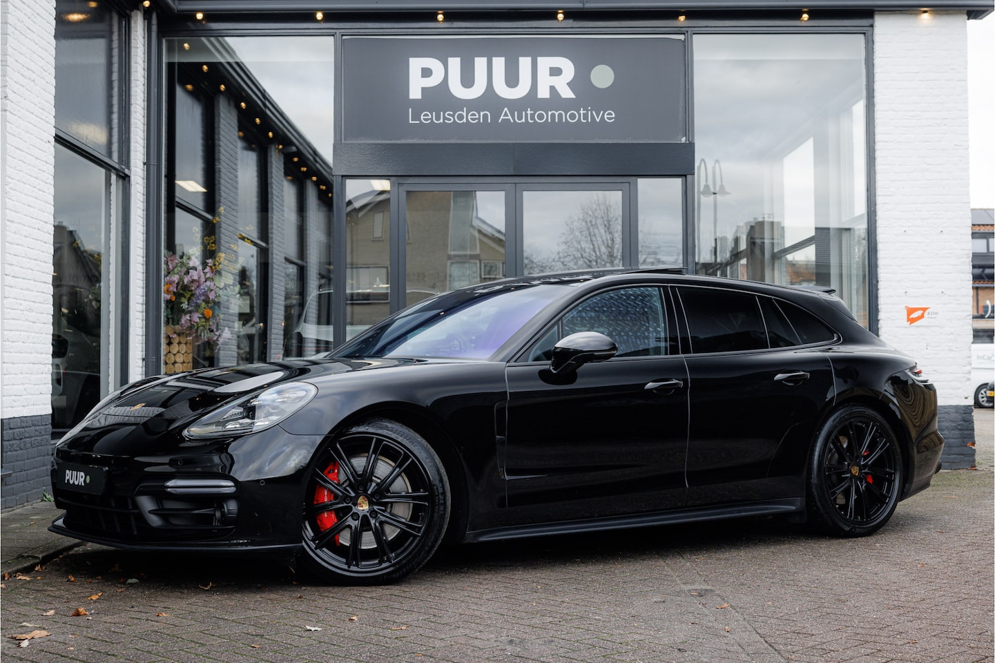 Porsche Panamera Sport Turismo - 4.0 GTS Akrapovic Pano - Luchtvering - Achterasbesturing - AutoWereld.nl
