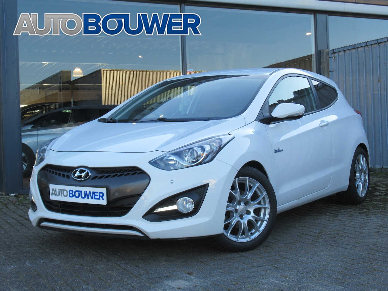 Hyundai i30 - 1.6 GDI i-Magine 2e eigen | dealer onderh | leder | 17 "inch | Navi | camera - AutoWereld.nl