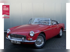 MG B type - Roadster TARTAN RED BJR 1963 94 PK LINKS GESTUURD | Wire Wheels | PULL-HANDLE DEUREN | LUG