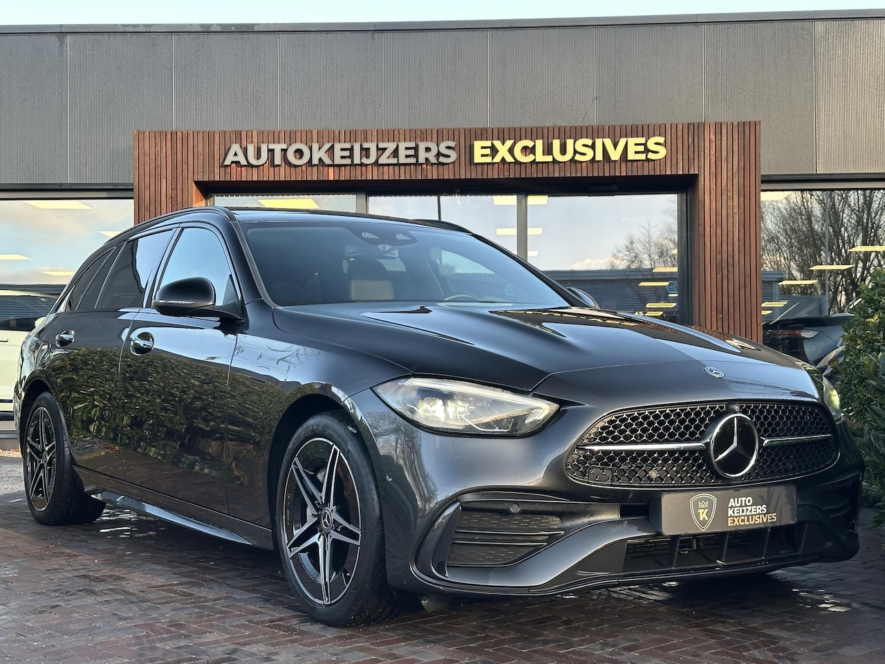 Mercedes-Benz C-klasse - 300 de 4MATIC AMG Line Panoramadak Adaptive Cruise Burmester Full Ambient - AutoWereld.nl