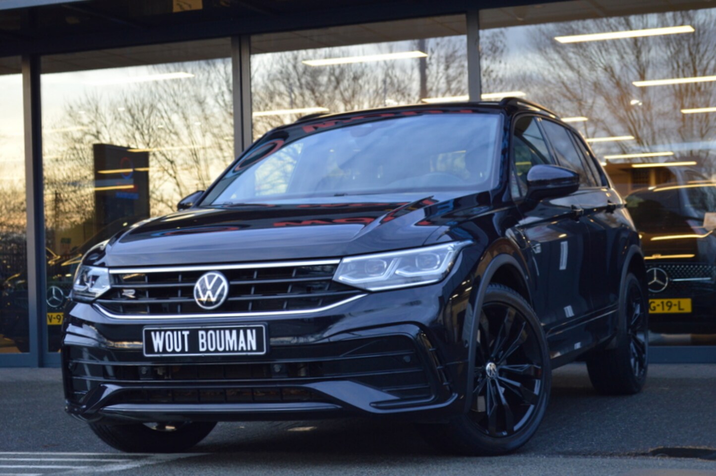Volkswagen Tiguan - 1.4 TSI eHybrid R-Line Led Panorama Virtual Acc Camera Trekh Pdc - AutoWereld.nl