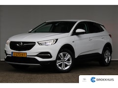 Opel Grandland X - 1.2 Turbo Business Executive | Apple carplay | Navigatie | Dodehoekdetectie | 17'' lichtme