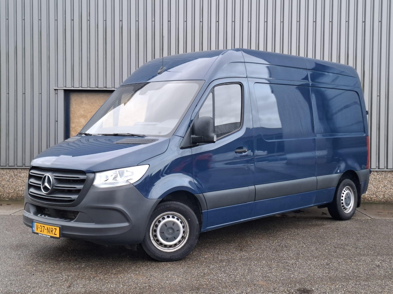 Mercedes-Benz Sprinter - Mercedes Sprinter 311 CDI L2H2 / AIRCO / CAMERA / 3 ZITS / DEALER ONDERHOUDEN - AutoWereld.nl
