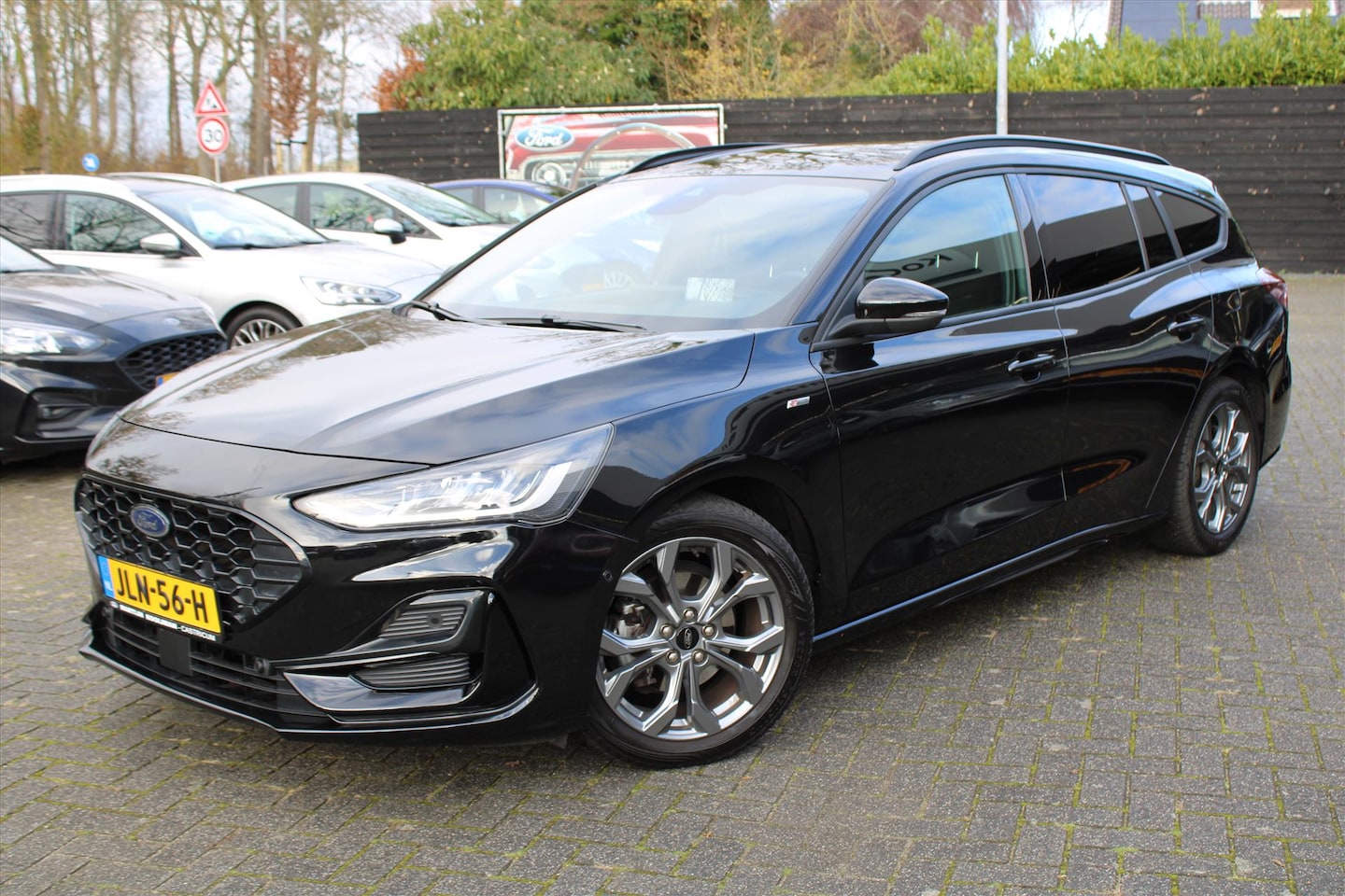 Ford Focus Wagon - 1.0 EcoBoost Hybrid 155pk Automaat ST-Line X Wagon, Trekhaak, Driver Assistance en Winterp - AutoWereld.nl