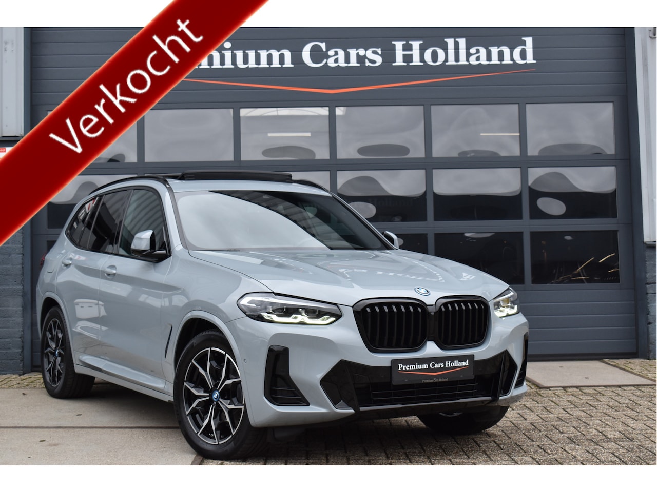 BMW X3 - xDrive30e M-Pakket 292 Pk Brooklyn Grijs Metallic Pano Leder Navi Camera 19 Inch - AutoWereld.nl