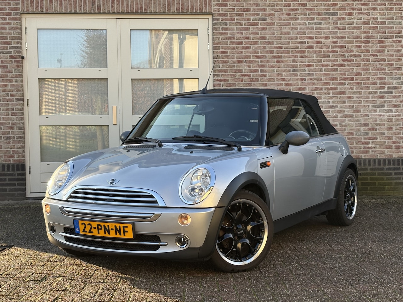 MINI Cabrio - Mini 1.6 One Pepper Airco Dak defect - AutoWereld.nl