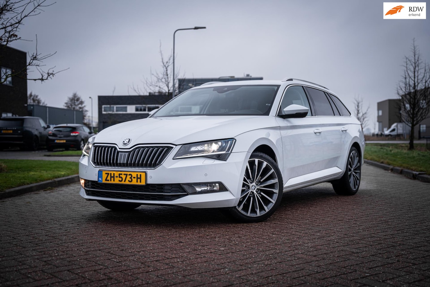 Skoda Superb Combi - 1.8 TSI Style Business 1.8 TSI Style Business - AutoWereld.nl
